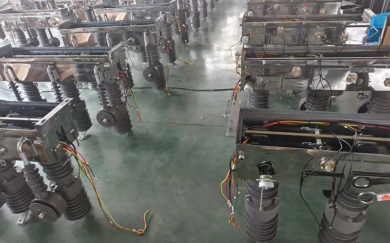 40.5kV Outdoor Pole-Mounted Vacuum Circuit Breaker