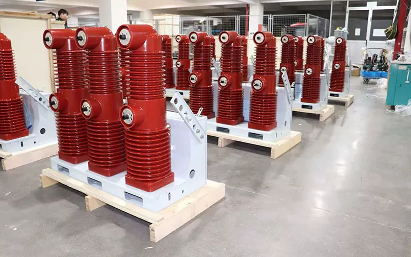 40.5kV Outdoor Pole-Mounted Vacuum Circuit Breaker