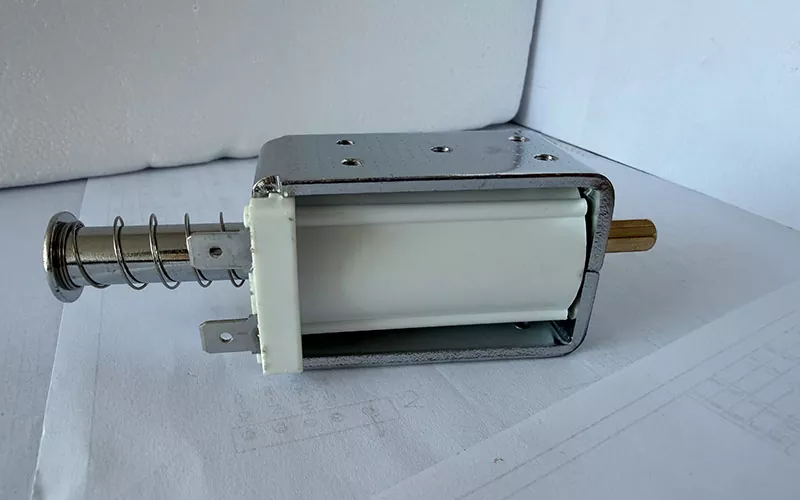 DC220V Closing/Opening Coil for VS1 Vacuum Circuit Breaker 131.5Ω