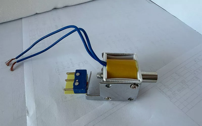 DC 220V Latching Solenoid with Auxiliary Micro Switch
