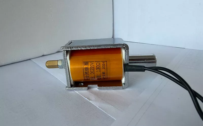 DC220V 130Ω Closing/Opening Coil Lead Wire Type Double-Ended Shaft
