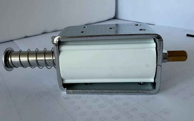 DC220V 98Ω Closing Opening Coil Plug-in Type White Bobbin